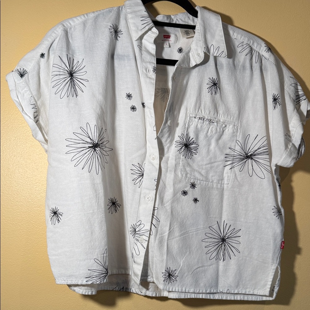 Levi's Black and White Floral button up shirt